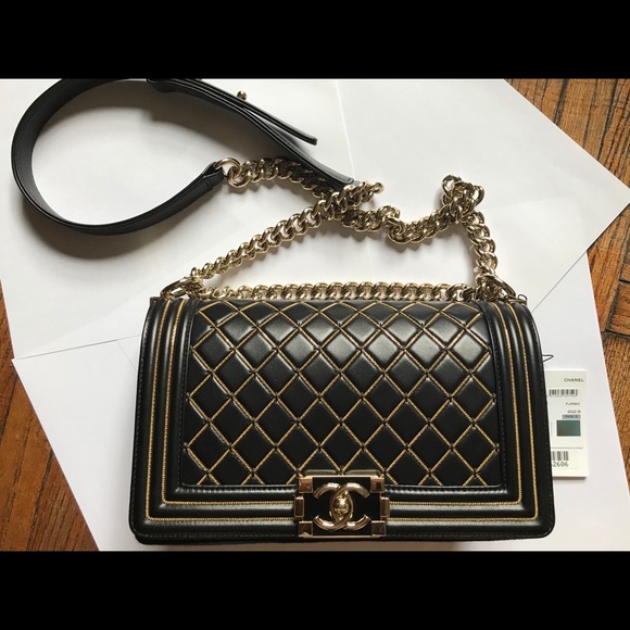 SUPER GLAM Chanel Boy Bag for HOLIDAY SEASON - Picture 3 of 6